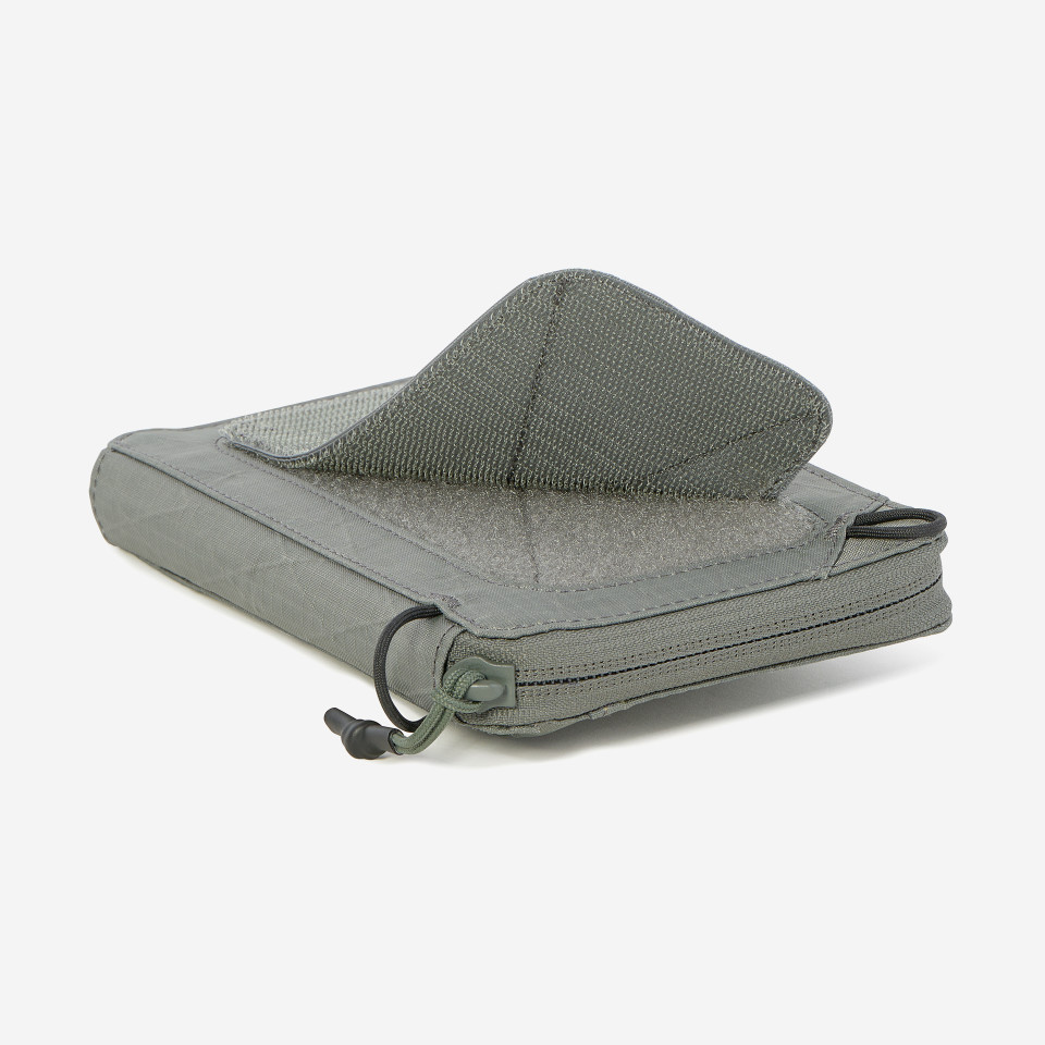 Upscale-Travel-Wallet-Greyman-Detail3__65828