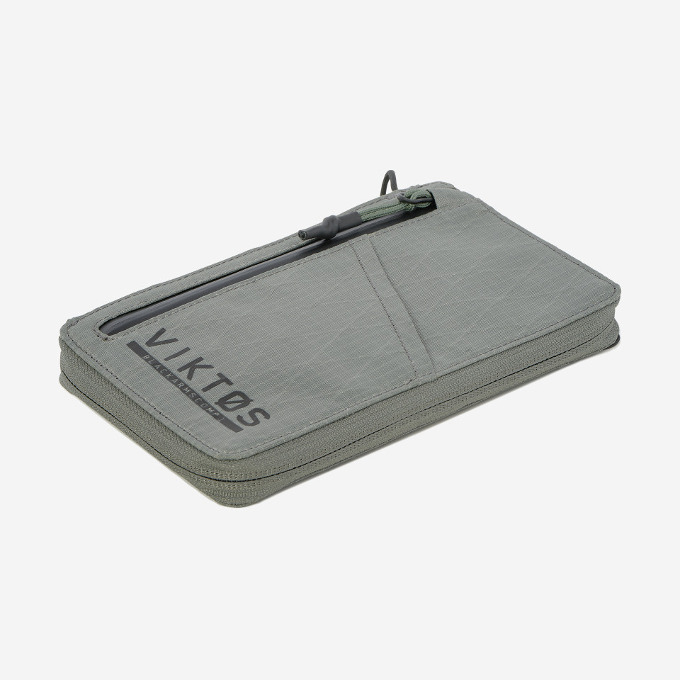 Upscale-Travel-Wallet-Greyman-Detail4__94880